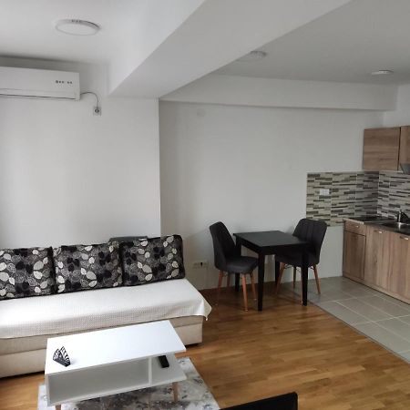 Sarah - City Apartment Skopje Exterior photo